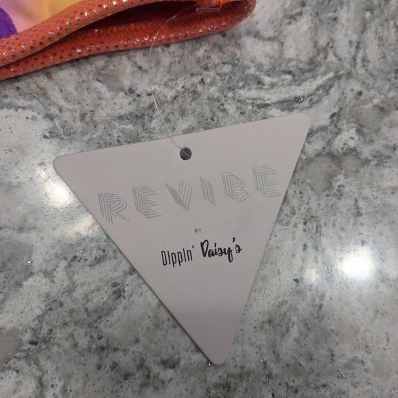 NWT Dippin' Daisy's Camo Encore Swim Top - Picture 3 of 5